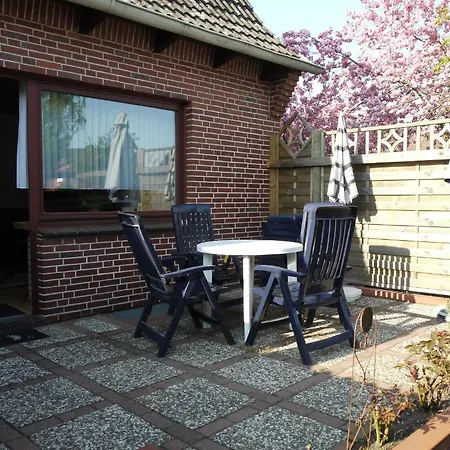 Stoldt Apartment *